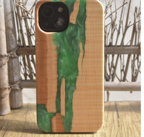Wood resin phone case – Stylish protection with unique grain | iPhone compatible