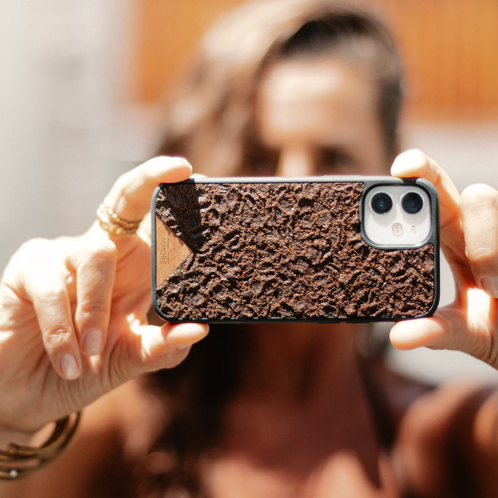 Coffee phone case – Organic, fragrant & sustainable | Handmade in Europe