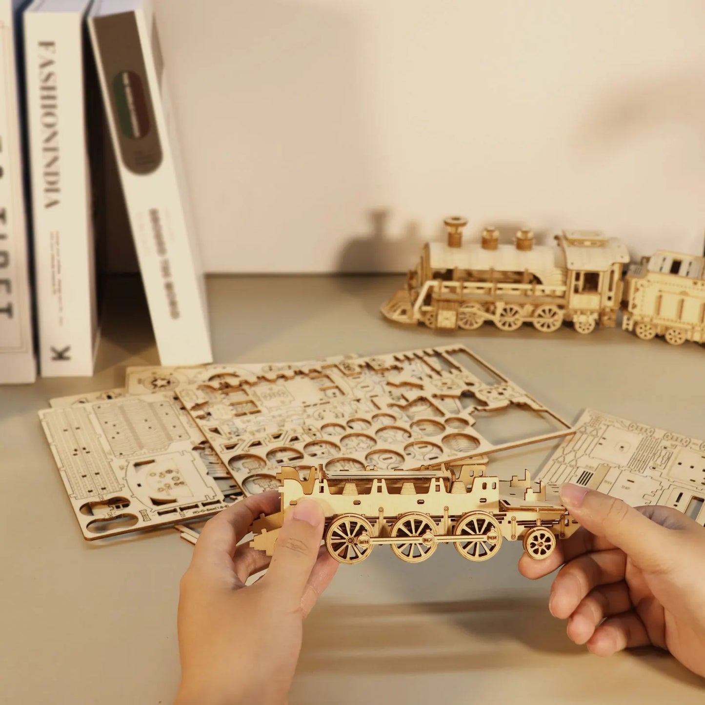 Train puzzle 3D en bois – Kit de construction mécanique à monter soi-même en bois naturel