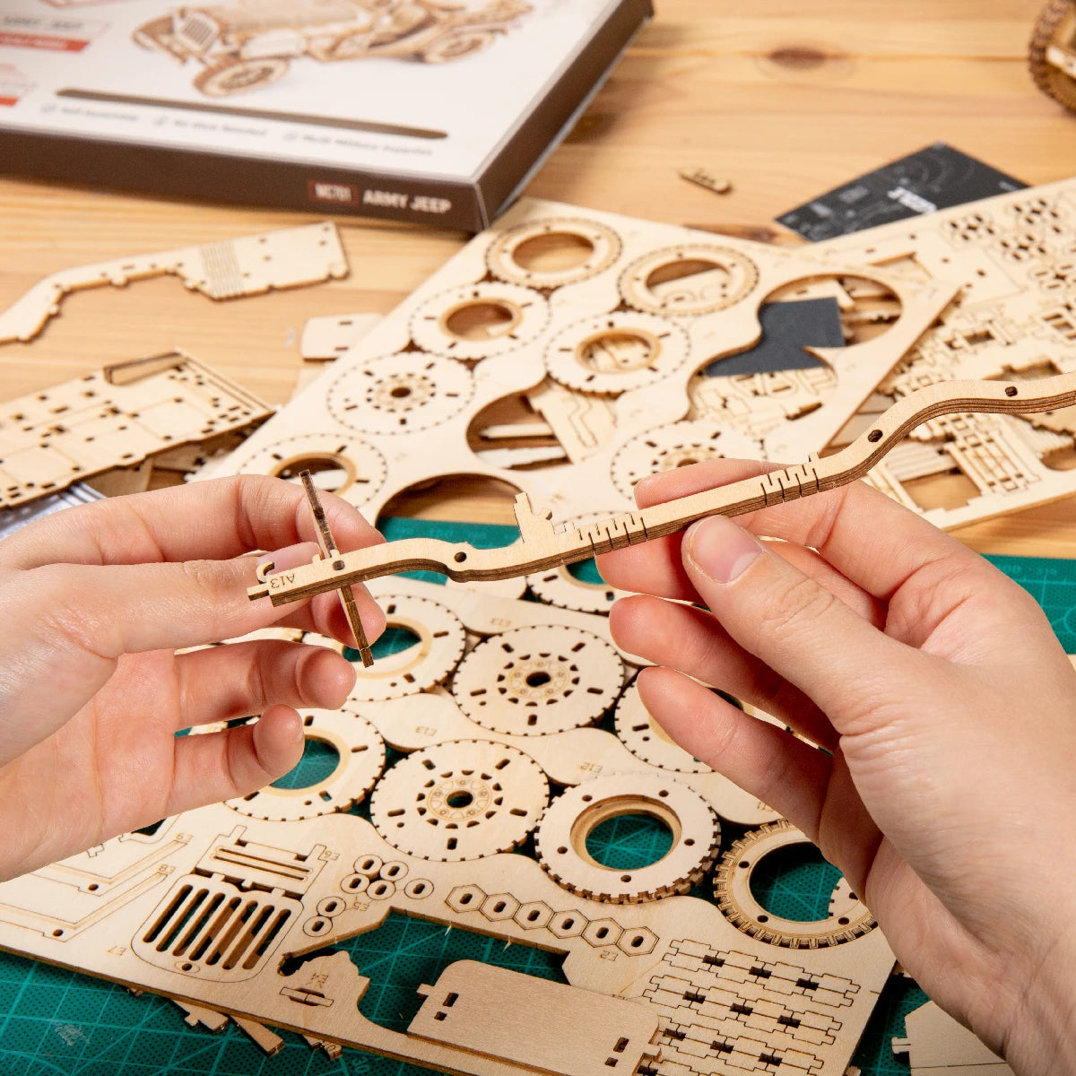 Robotime ROKR 3D Holzpuzzle Fahrzeuge – Dampfzug, Jeep, Truck & Rennwagen zum Selbstbauen